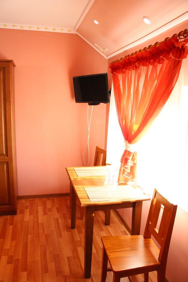 Cafe-Motel Goryanka Uzhhorod Exterior photo